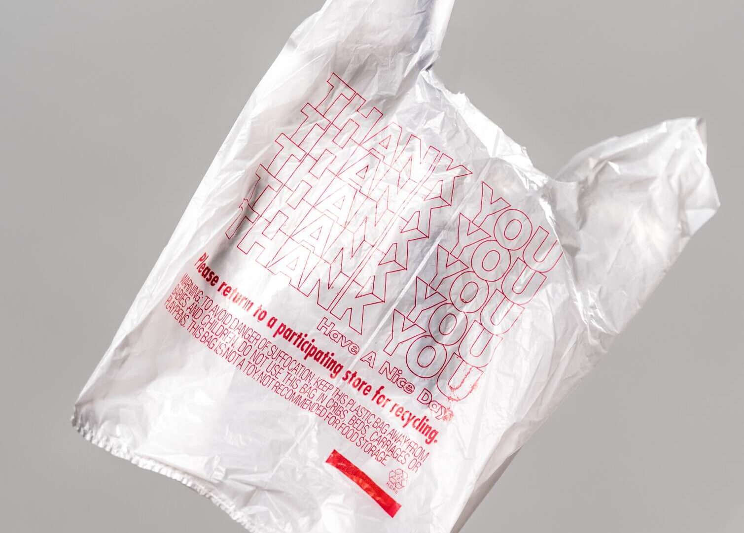 https://www.ffxnow.com/files/2022/07/Plastic-grocery-bag-e1658871227651.jpg