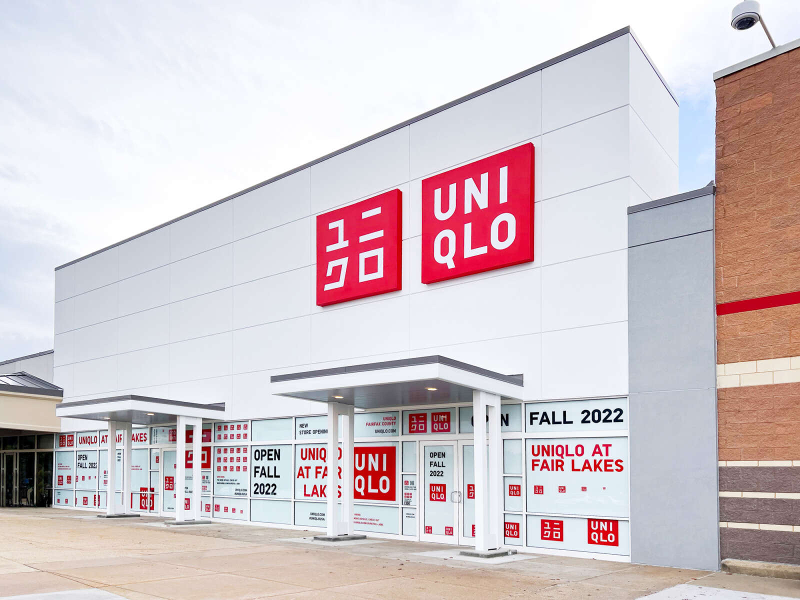 Uniqlo opens Fair Lakes store, its first in an open-air shopping center