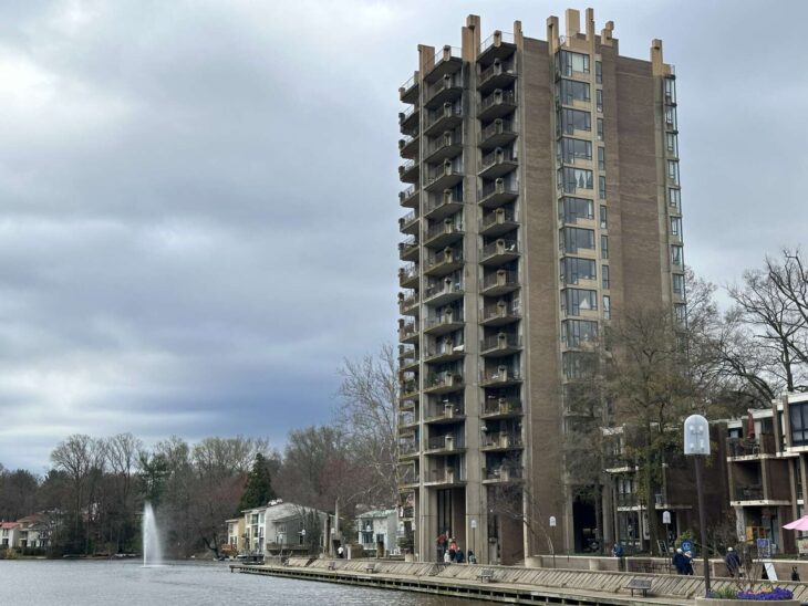 Work begins to restore Lake Anne’s historic Heron House in Reston | FFXnow