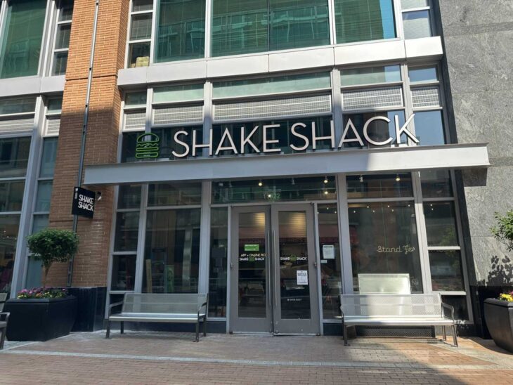 Shake Shack announces opening date at Reston Town Center | FFXnow