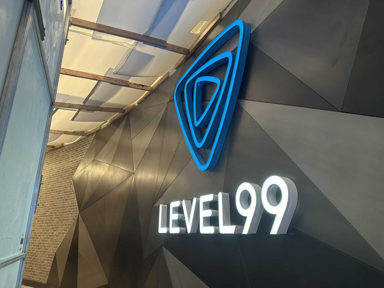 Ax dodging, craft brews await at new games and dining venue in Tysons ...