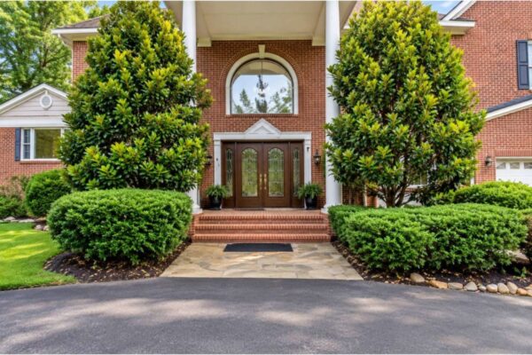 5124 Kenwood Drive