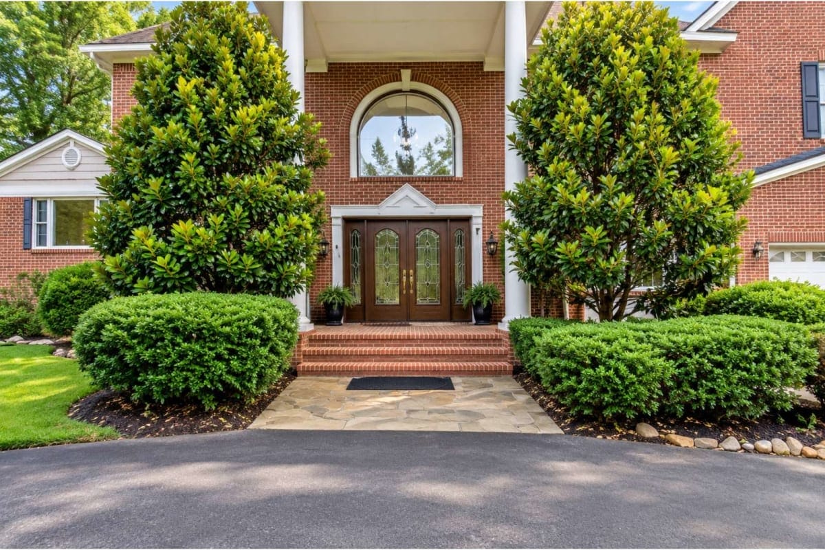 5124 Kenwood Drive