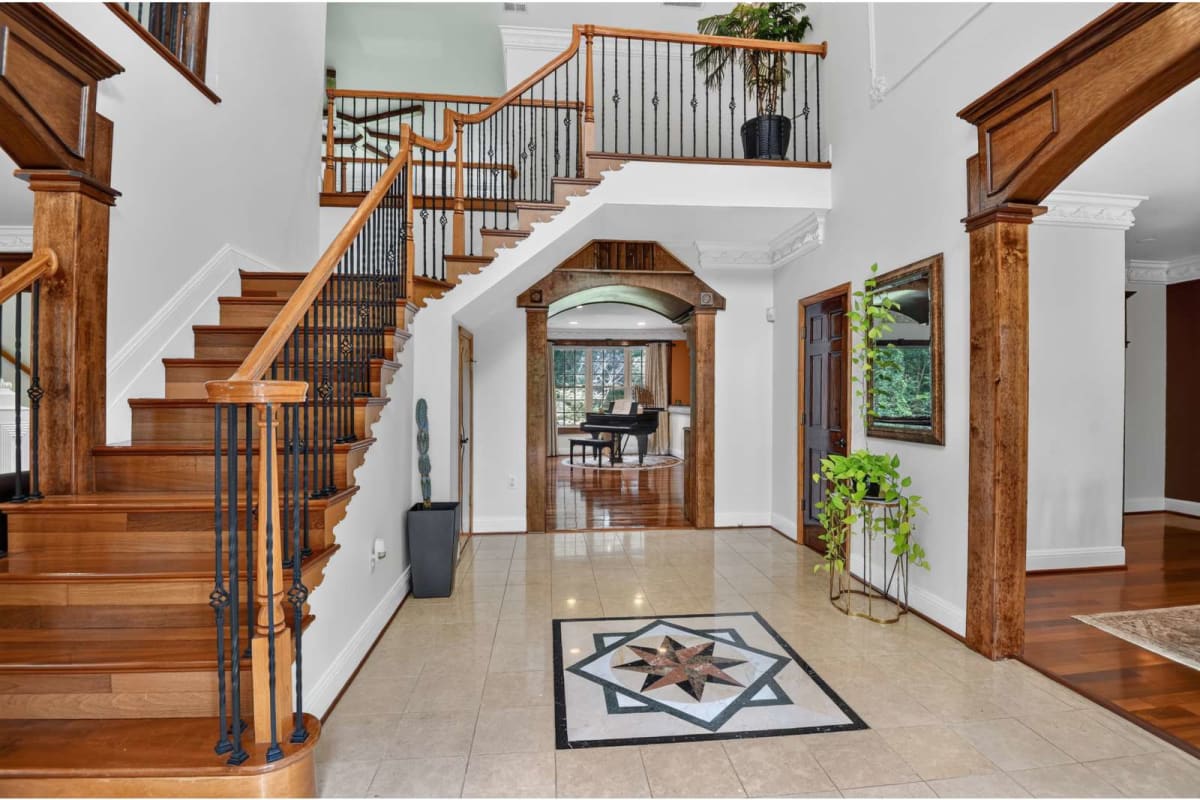 5124 Kenwood Drive